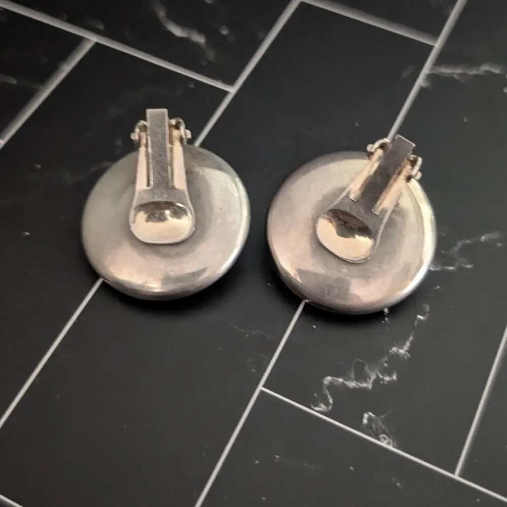 Vintage Clip On Earrings 1